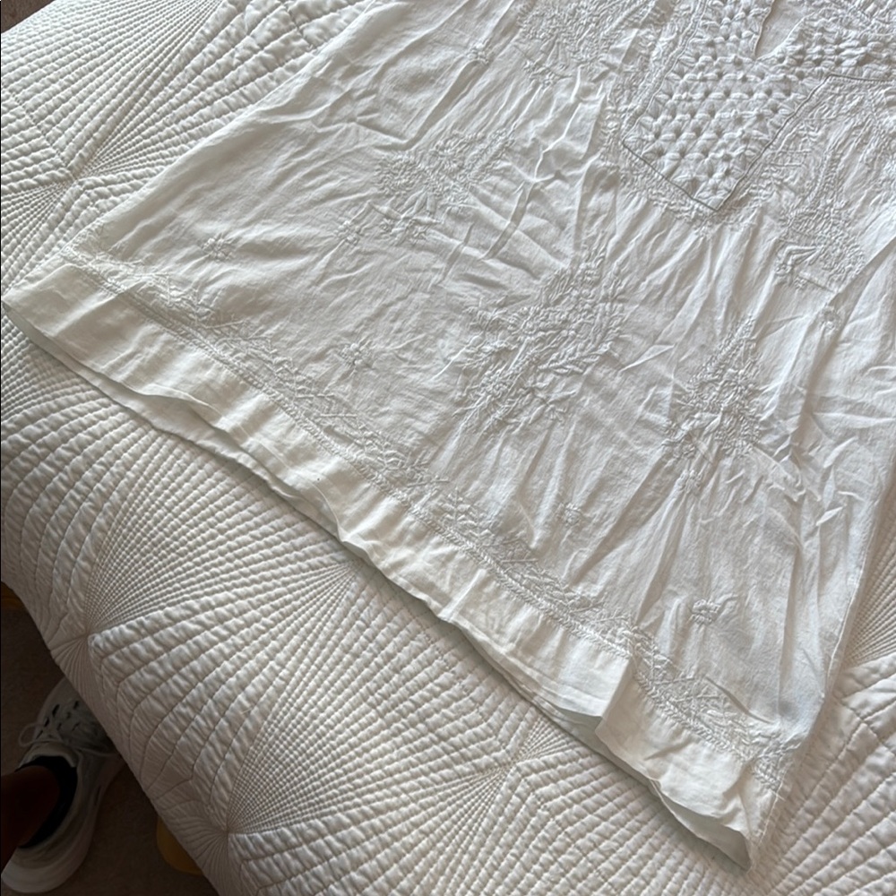 Solitaire Ivory Embroidered Blouse - Picture 5 of 9
